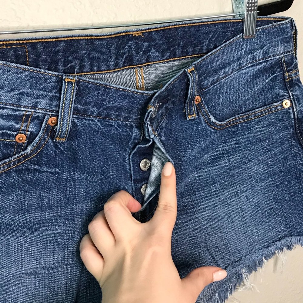 Levi's Blue Denim Cut-off Button Front 501 Short - Picture 5 of 8